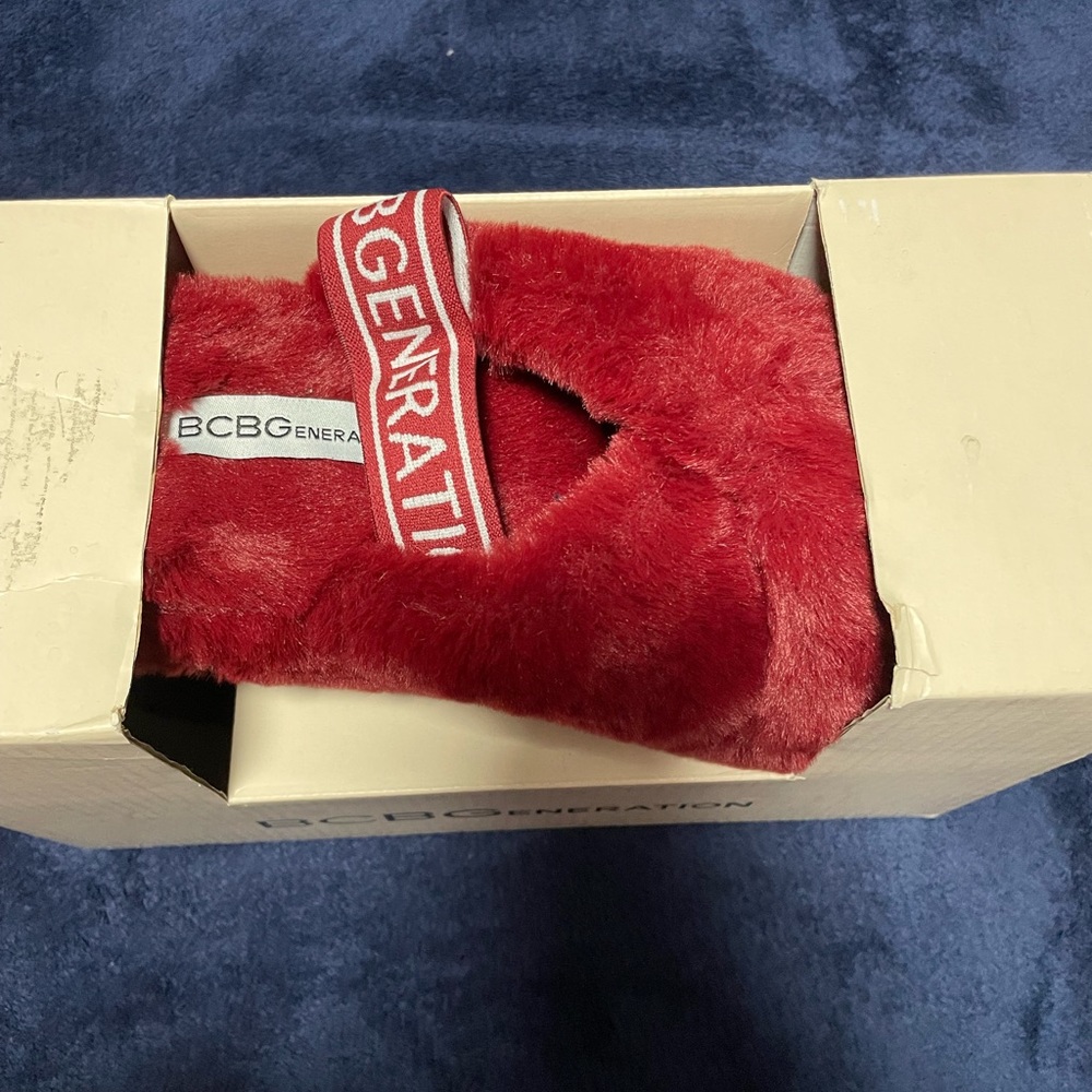 BCBG slippers